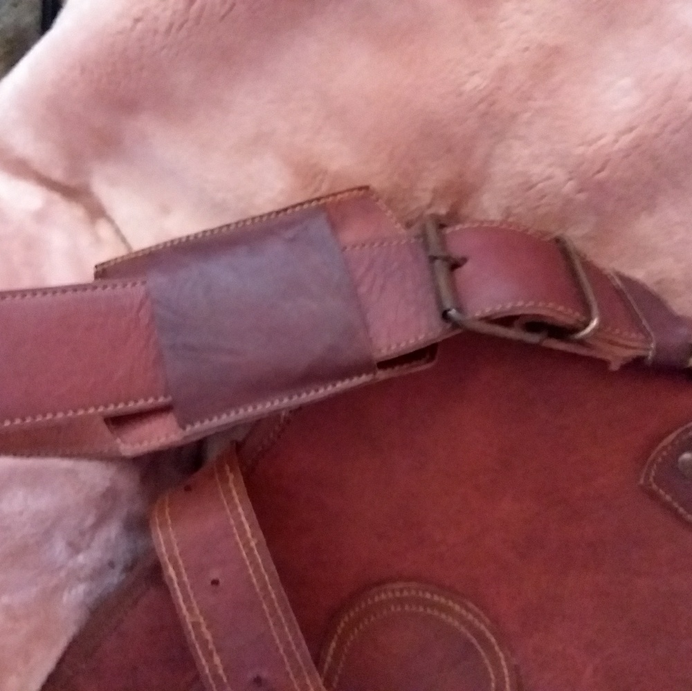 NWOT Brown Leather Messenger Bag - Picture 3 of 4